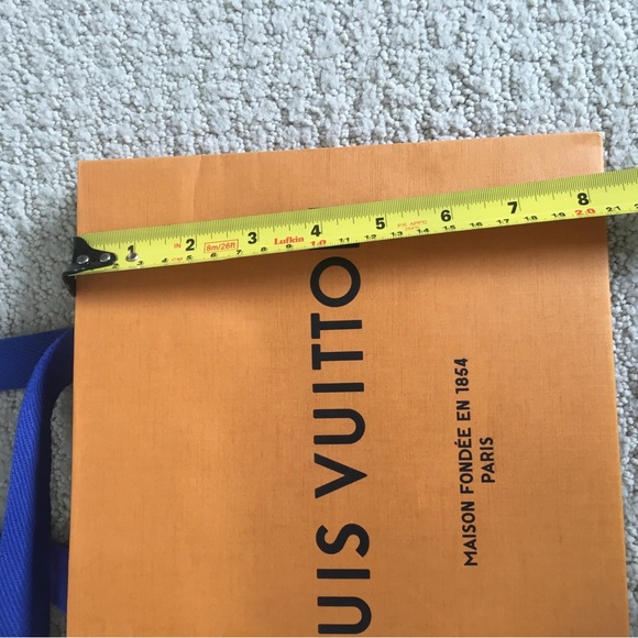 💥LOUIS VUITTON💥 Gift Bag/Paper bag 8-1/4” x 10” x 6” - Picture 5 of 12